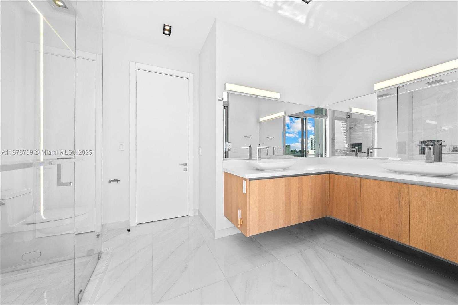 Small Image of 2890 NORTH OCEAN DR, Hollywood Number 20