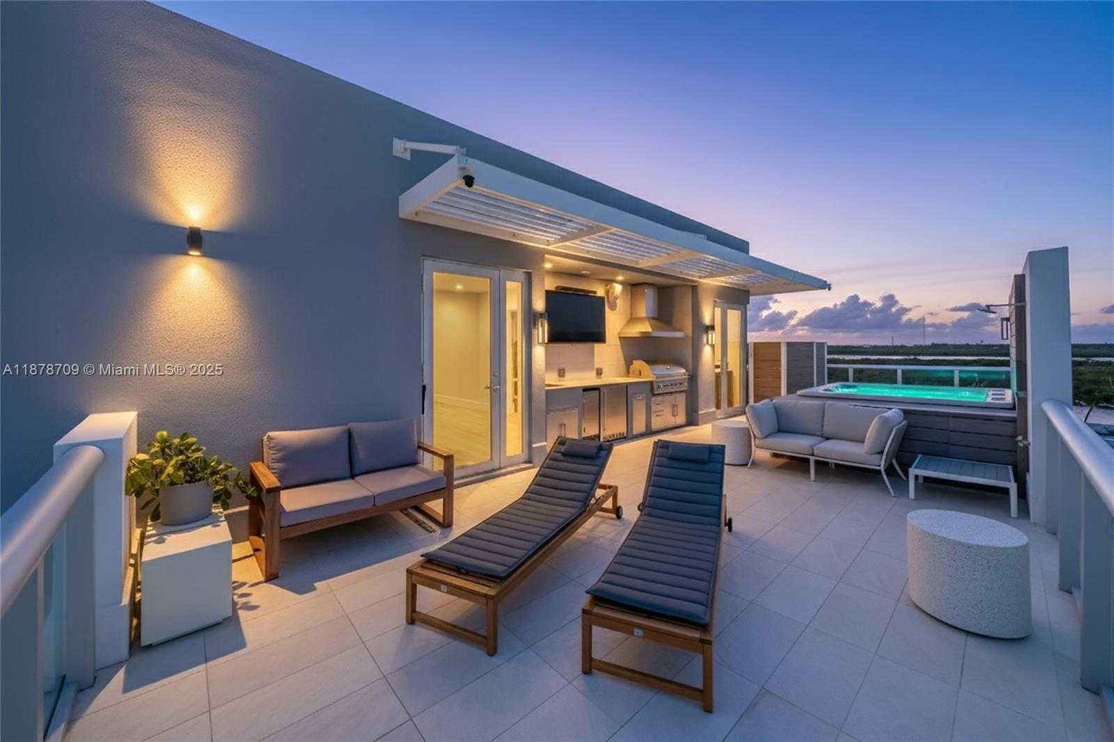 Small Image of 2890 NORTH OCEAN DR, Hollywood Number 26
