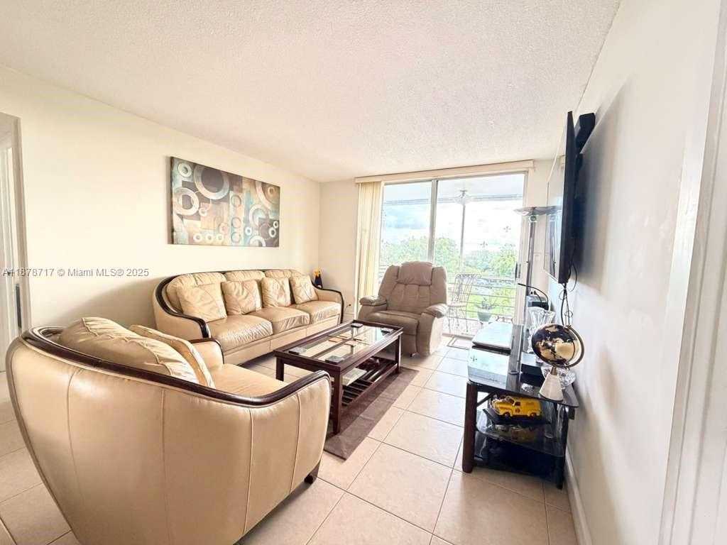 Small Image of 441 NORTH EAST 195TH ST #412, Miami Number 3