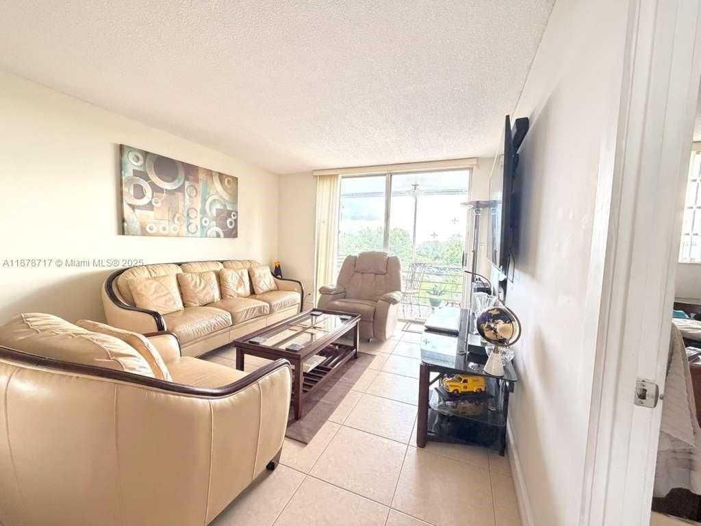 Small Image of 441 NORTH EAST 195TH ST #412, Miami Number 4