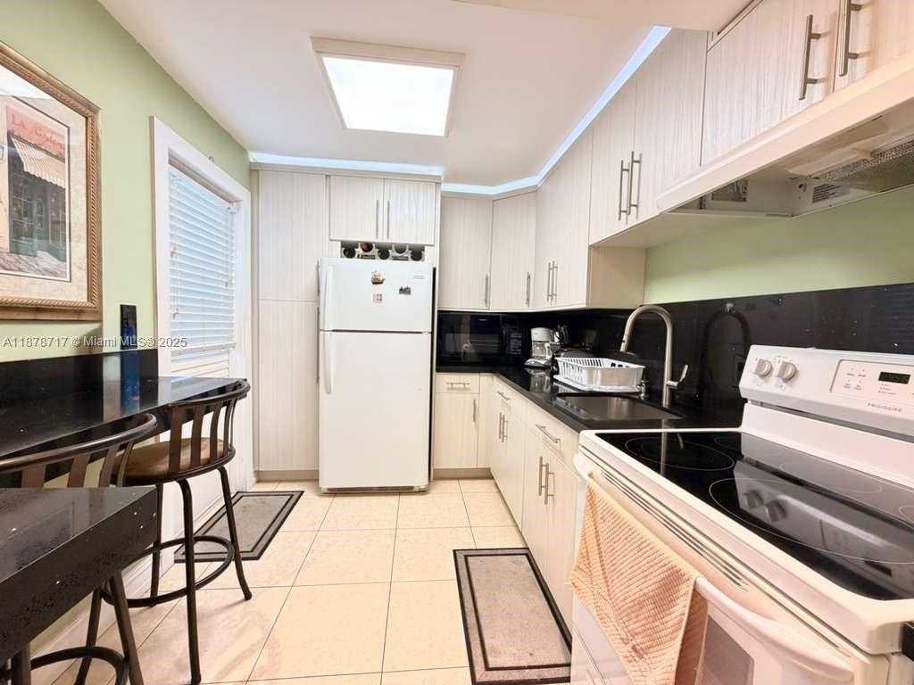 Small Image of 441 NORTH EAST 195TH ST #412, Miami Number 9