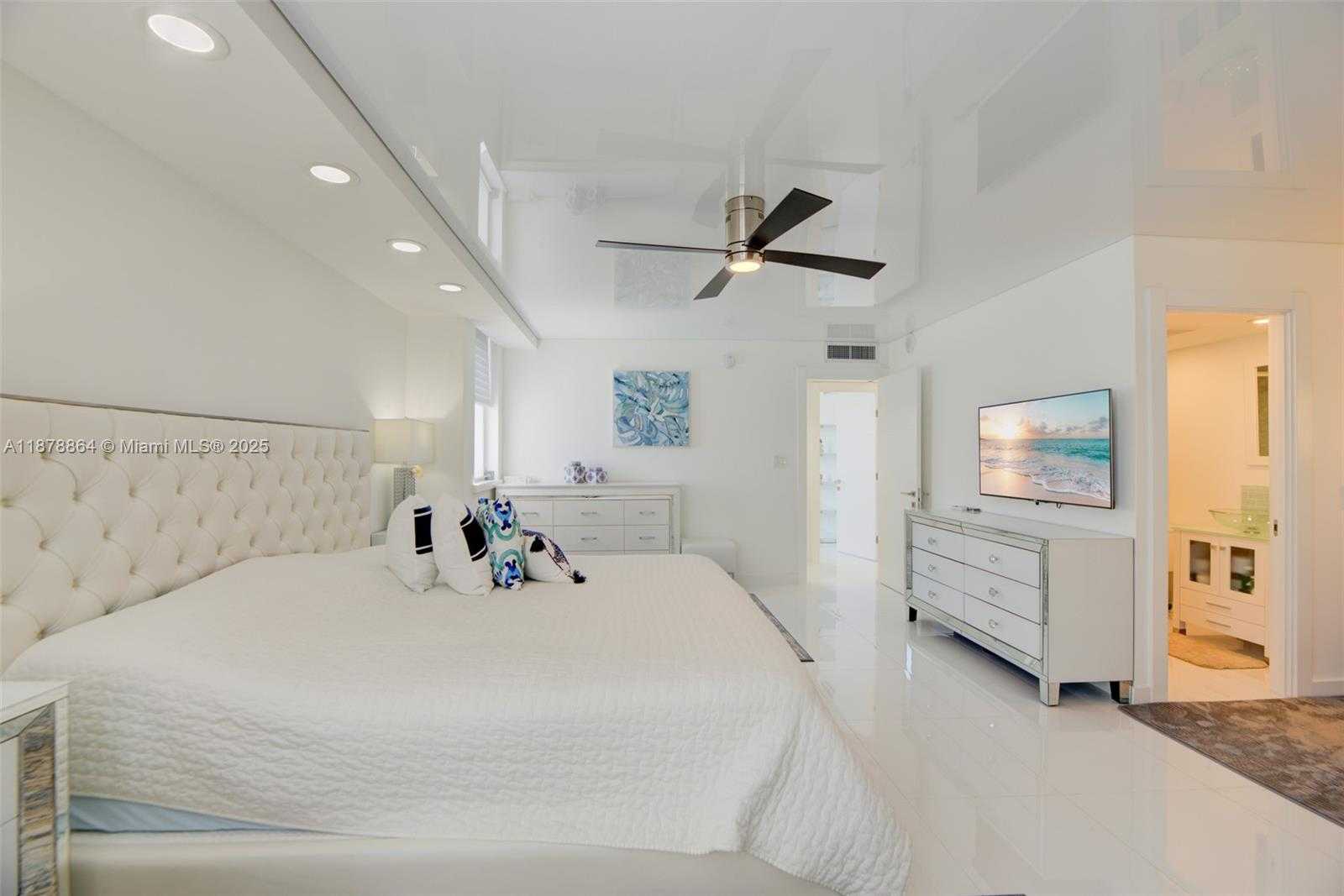 Small Image of Hallandale Beach Number 16