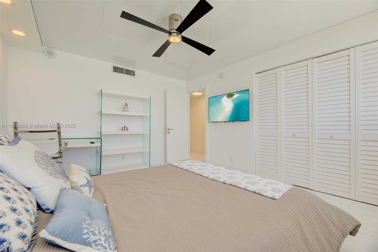 Small Image of Hallandale Beach Number 23
