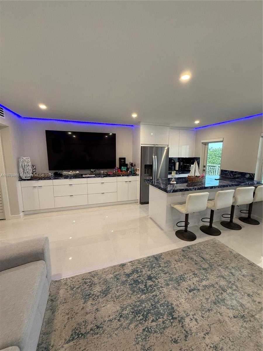 Small Image of 901 SOUTH SURF RD #306, Hollywood Number 18
