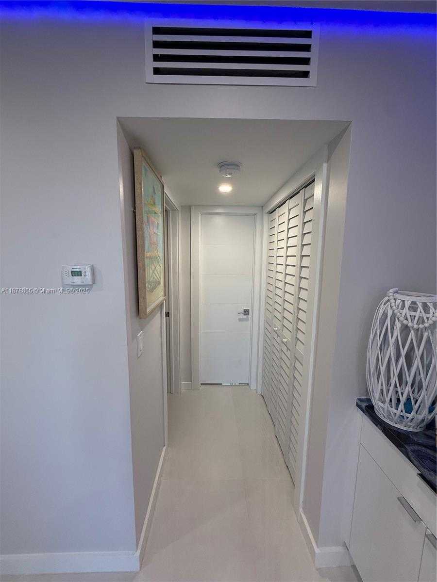 Small Image of 901 SOUTH SURF RD #306, Hollywood Number 19