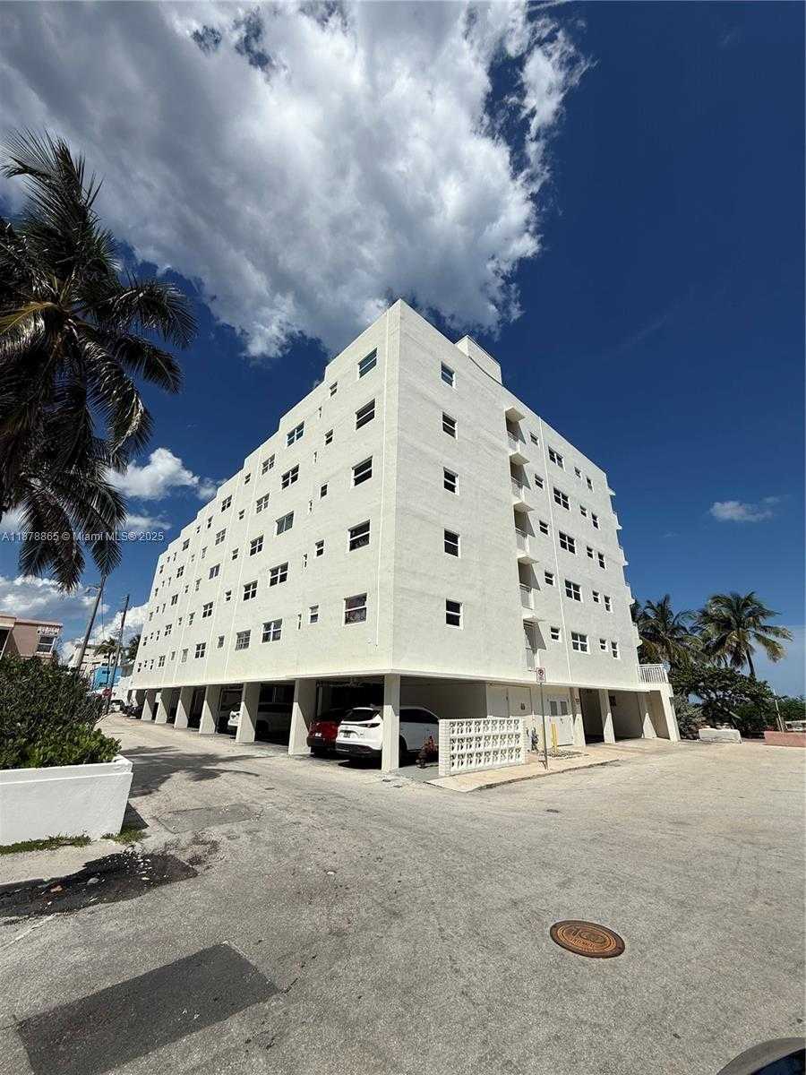 Small Image of 901 SOUTH SURF RD #306, Hollywood Number 2
