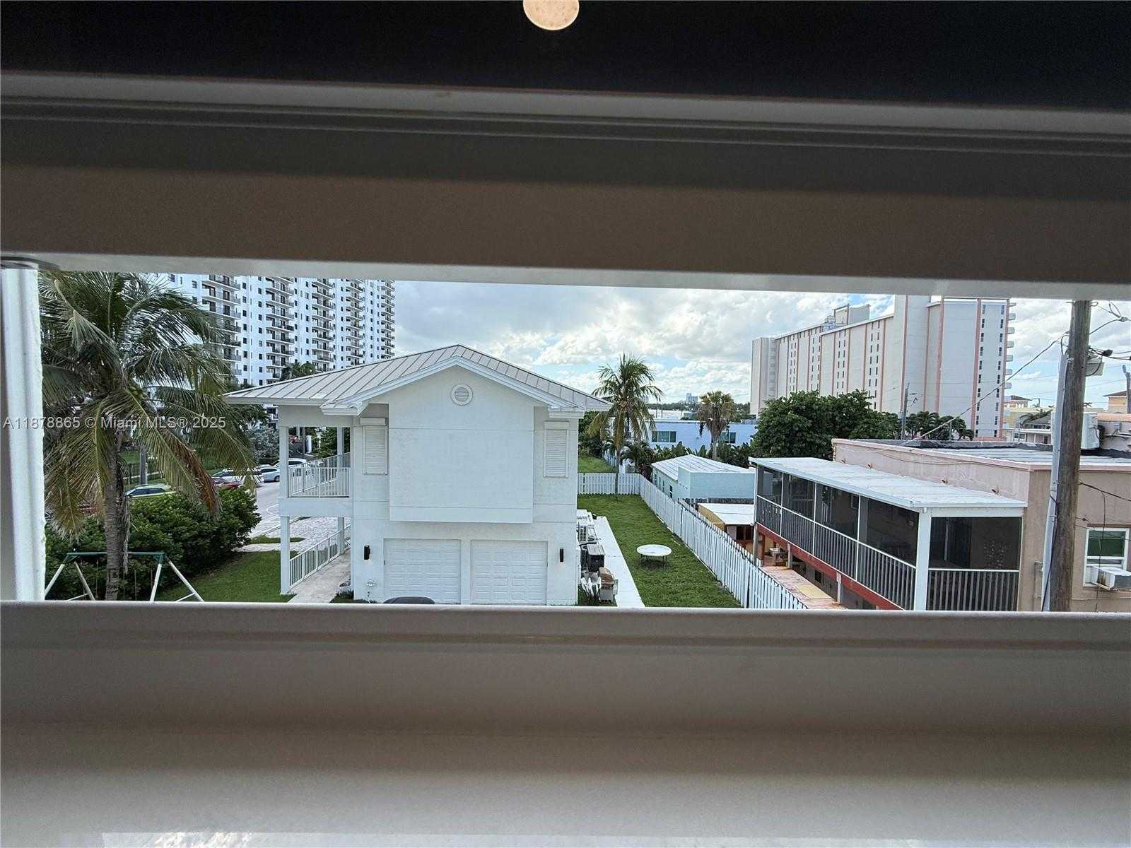 Small Image of 901 SOUTH SURF RD #306, Hollywood Number 25