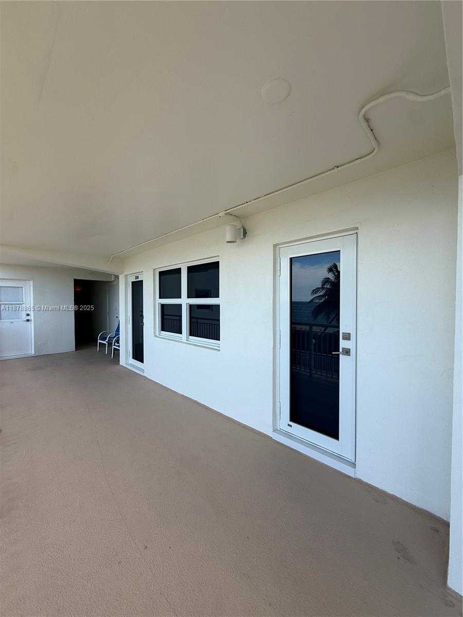 Small Image of 901 SOUTH SURF RD #306, Hollywood Number 32