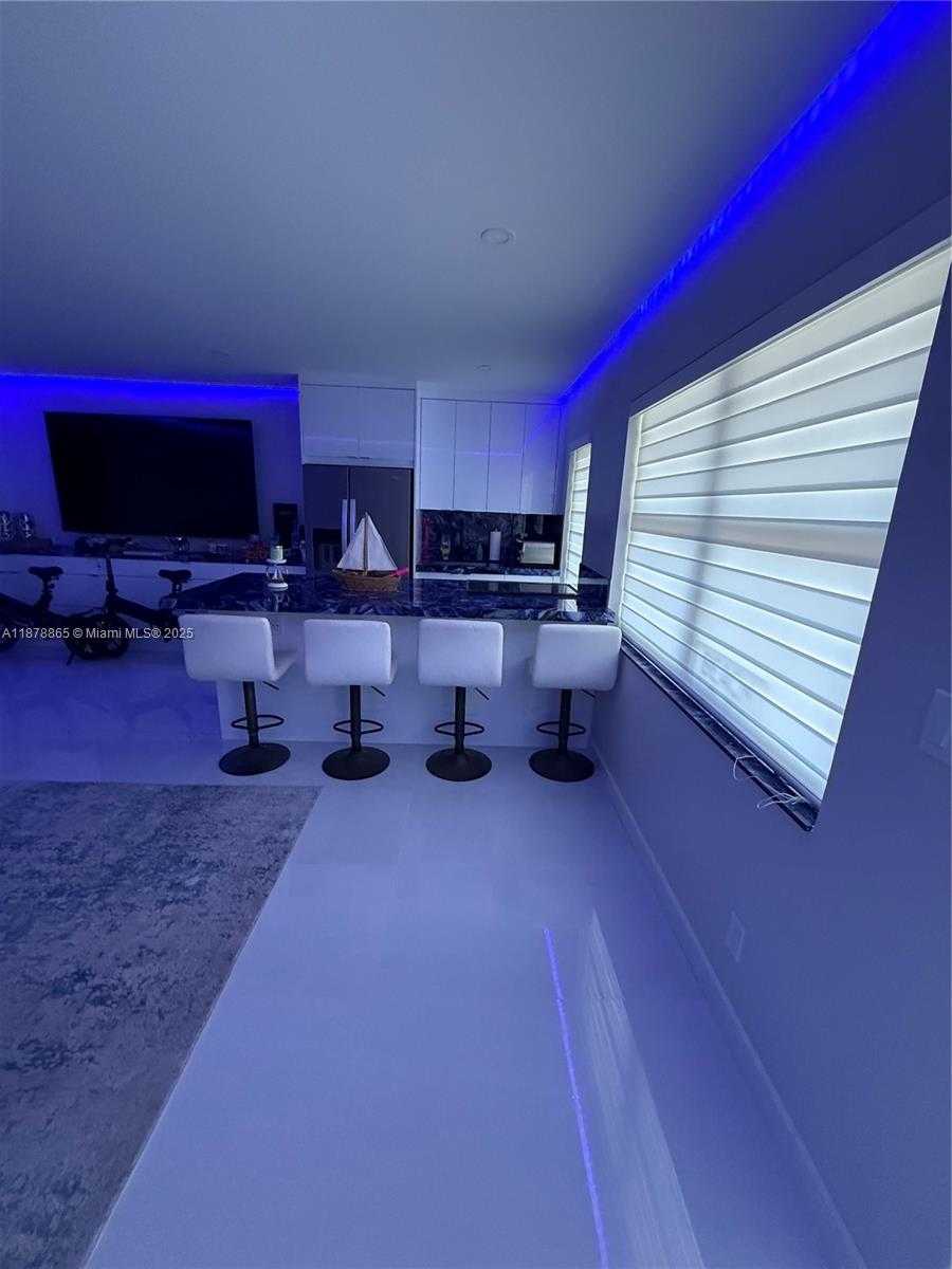 Small Image of 901 SOUTH SURF RD #306, Hollywood Number 6