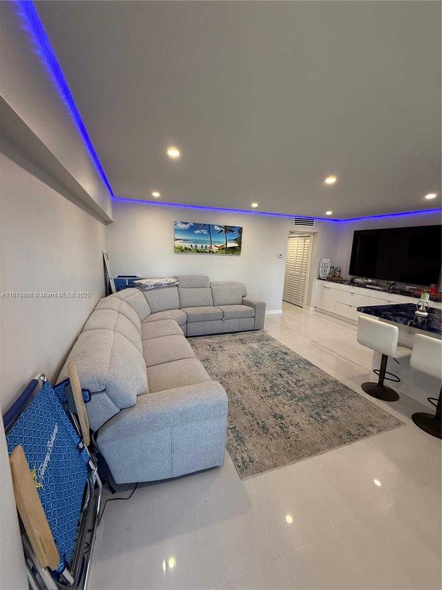 Small Image of 901 SOUTH SURF RD #306, Hollywood Number 8