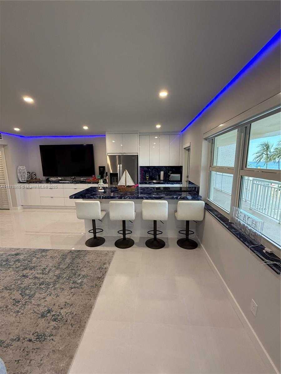 Small Image of 901 SOUTH SURF RD #306, Hollywood Number 9