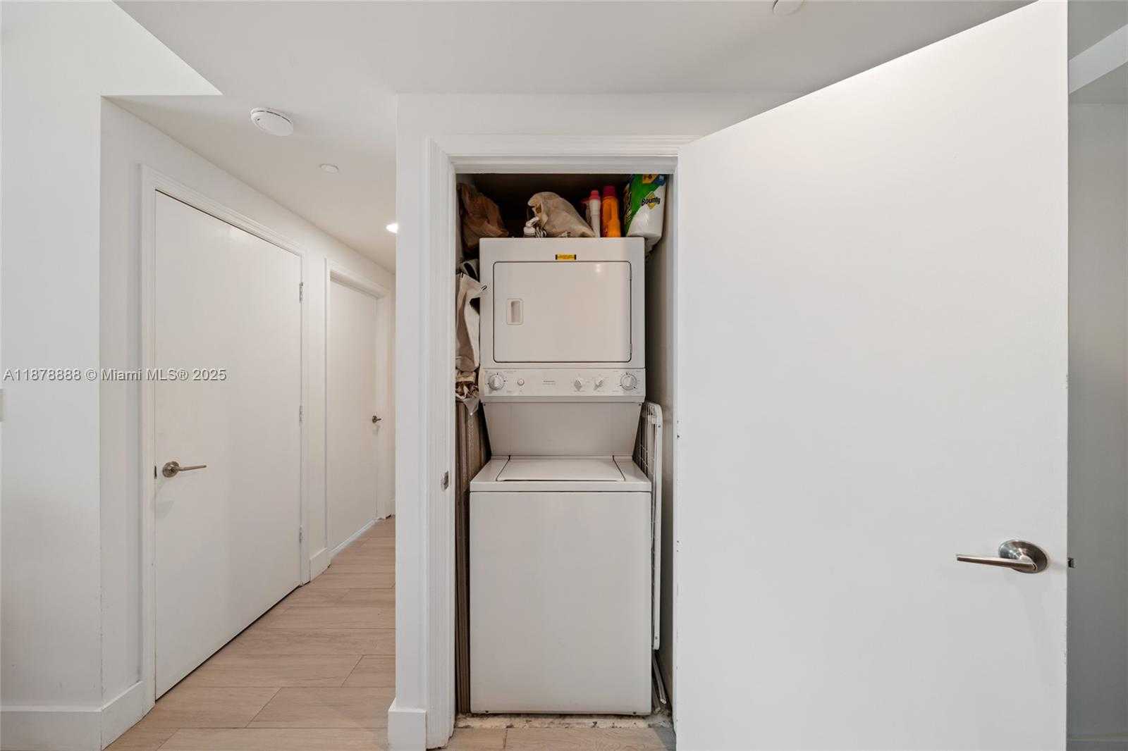 Small Image of 55 SOUTH EAST 6TH ST #1908, Miami Number 32