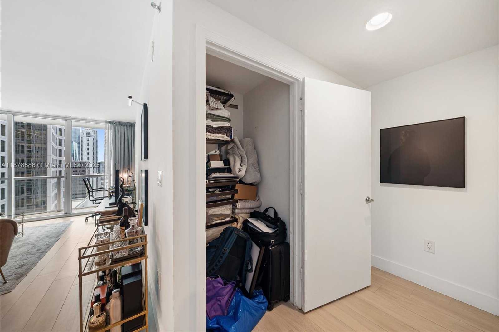 Small Image of 55 SOUTH EAST 6TH ST #1908, Miami Number 33