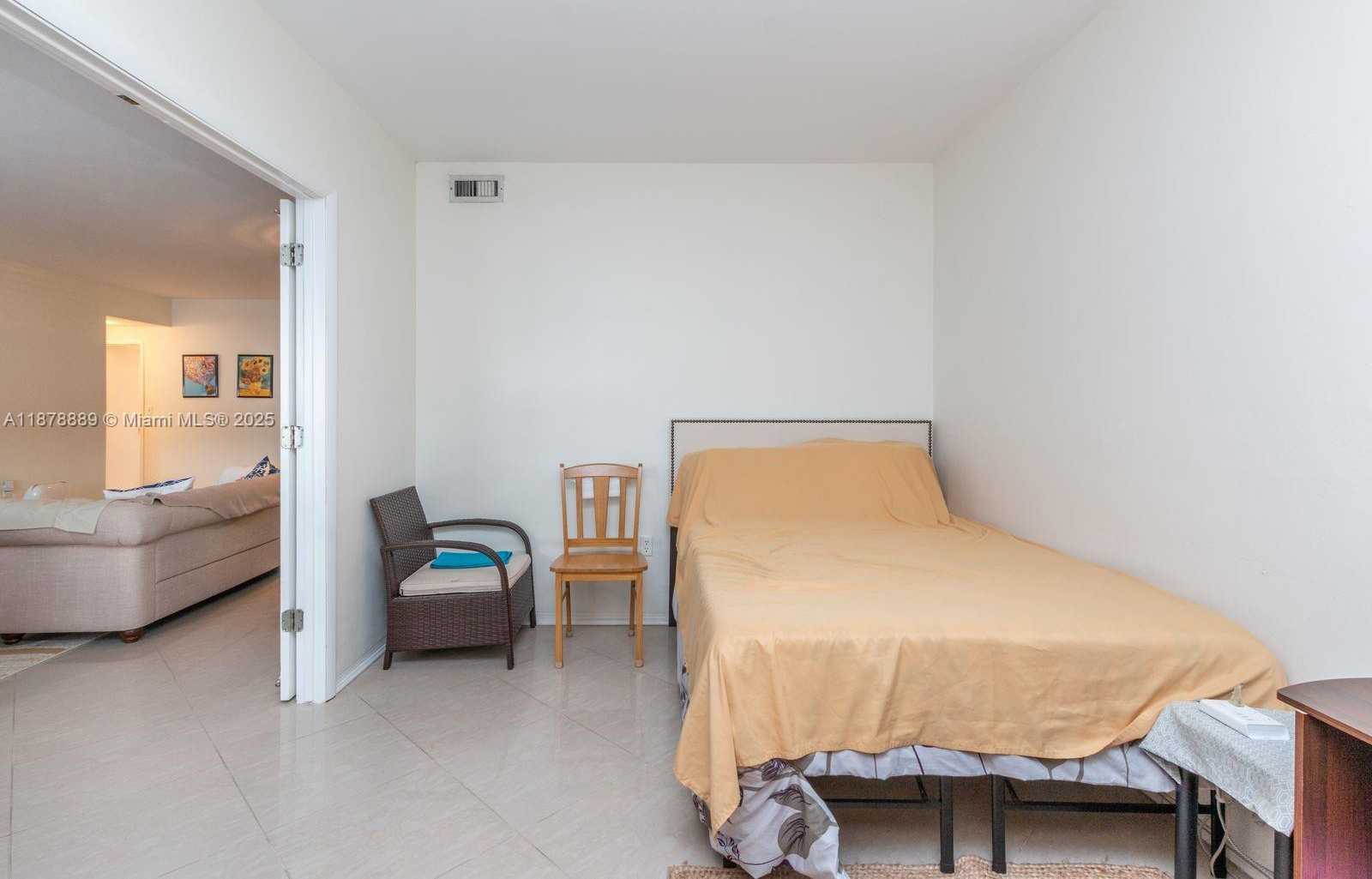 Small Image of 5825 COLLINS AVE #2E, Miami Beach Number 18