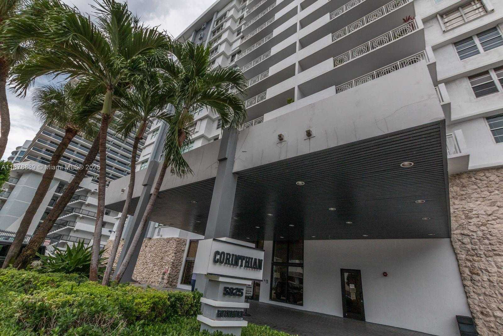 Small Image of 5825 COLLINS AVE #2E, Miami Beach Number 32