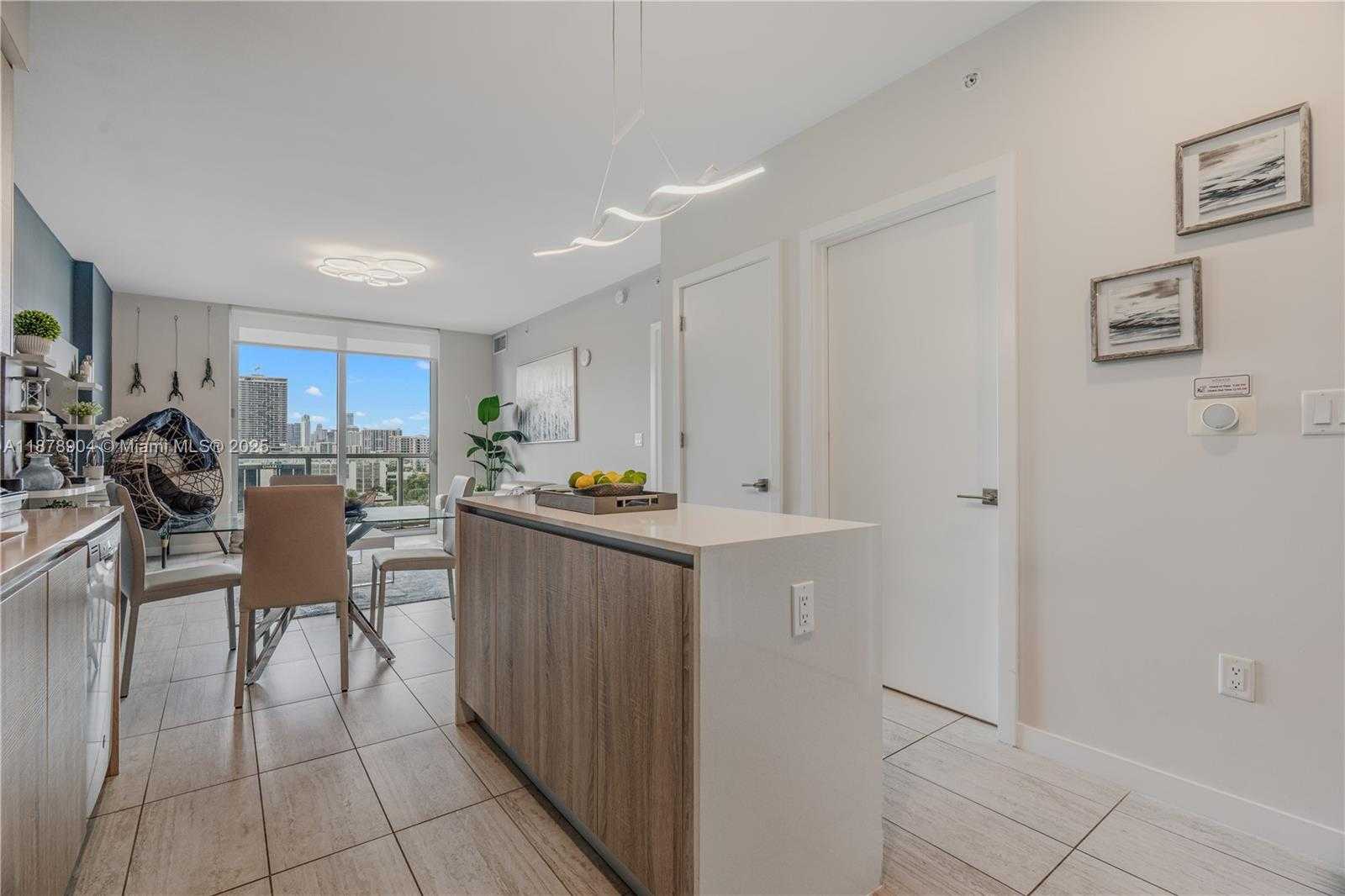 Small Image of 3900 BISCAYNE BLVD #S-904, Miami Number 42