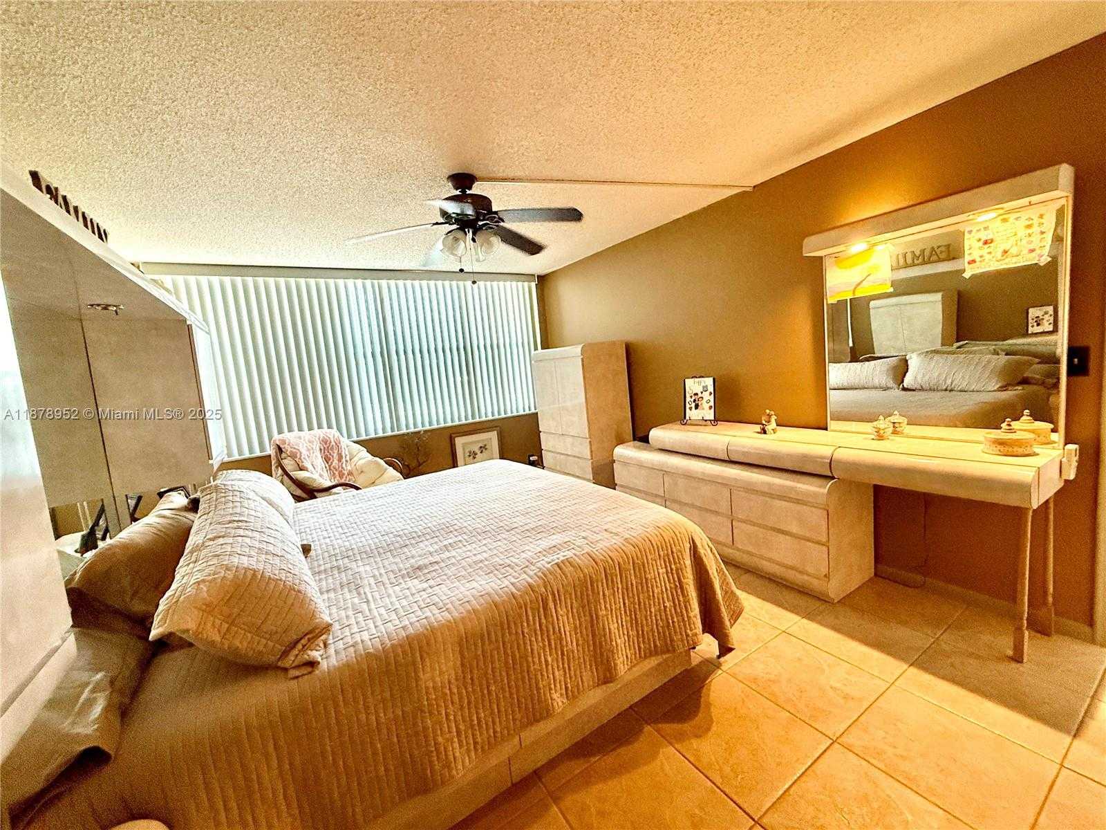 Small Image of 1801 SOUTH OCEAN DR #233, Hallandale Beach Number 7