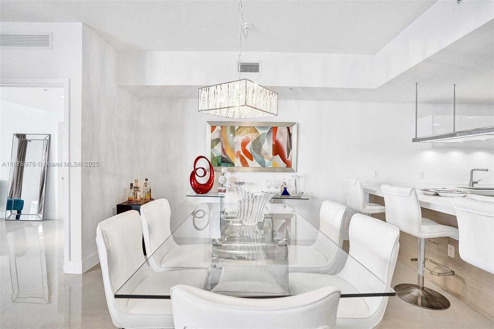 Small Image of 17301 BISCAYNE BLVD #1207, North Miami Beach Number 13