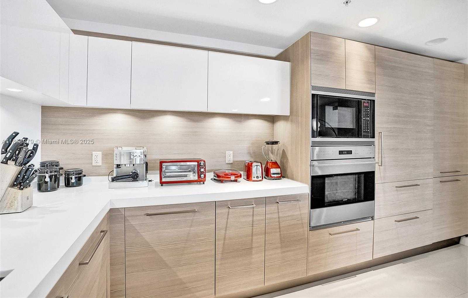 Small Image of 17301 BISCAYNE BLVD #1207, North Miami Beach Number 18