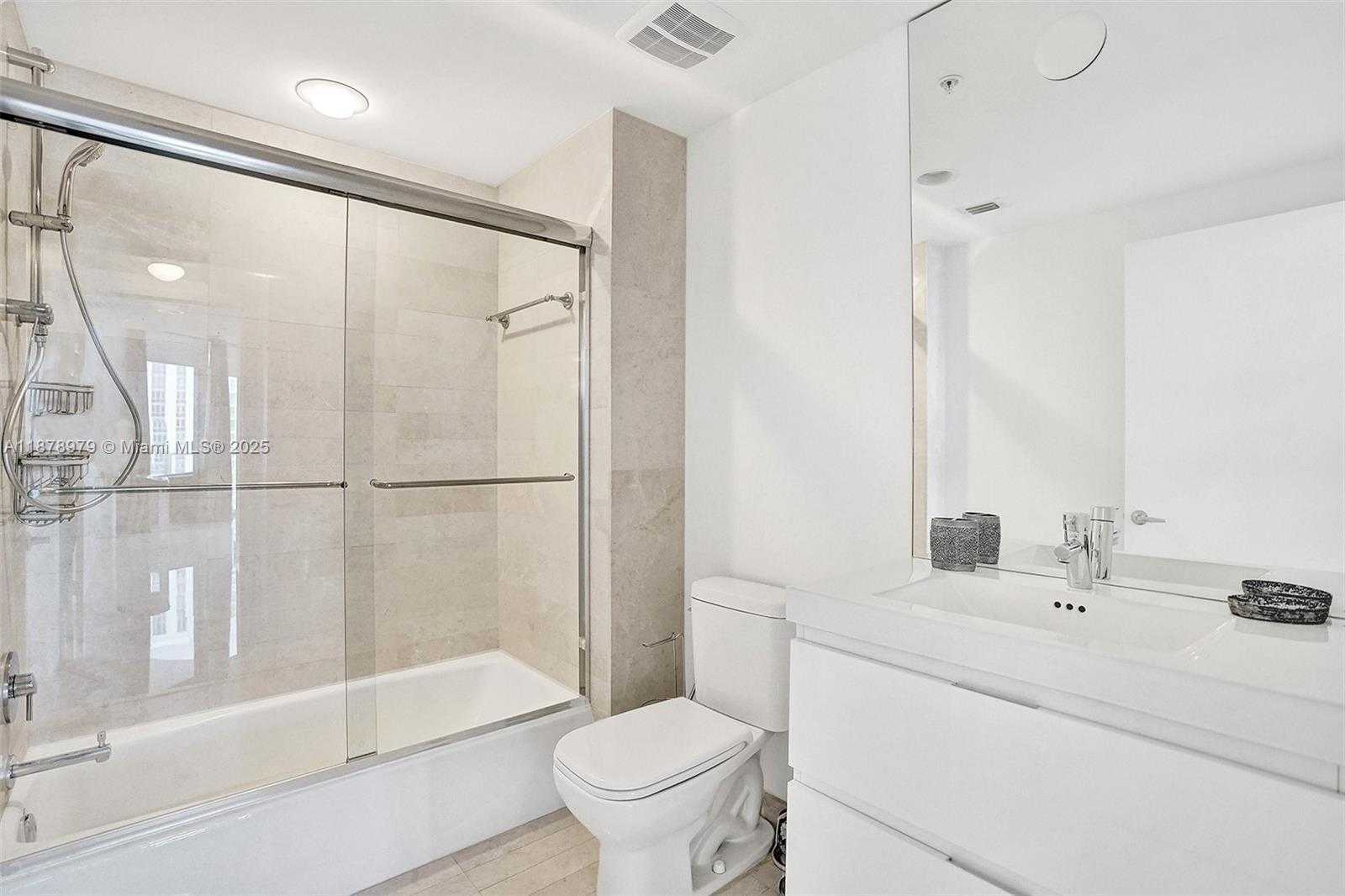 Small Image of 17301 BISCAYNE BLVD #1207, North Miami Beach Number 34