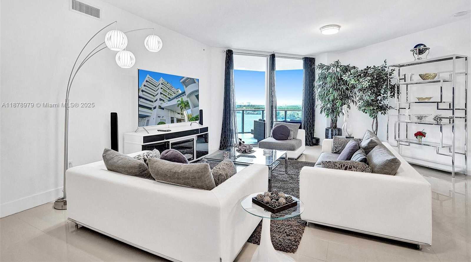 Small Image of 17301 BISCAYNE BLVD #1207, North Miami Beach Number 6