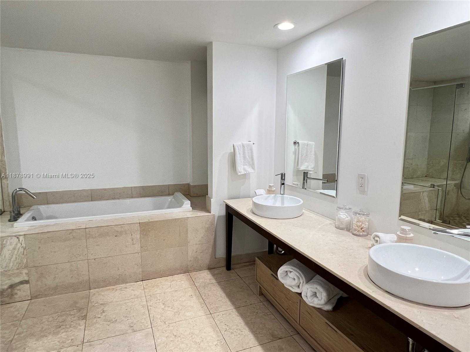 Small Image of 495 BRICKELL AVE #BAY406, Miami Number 11