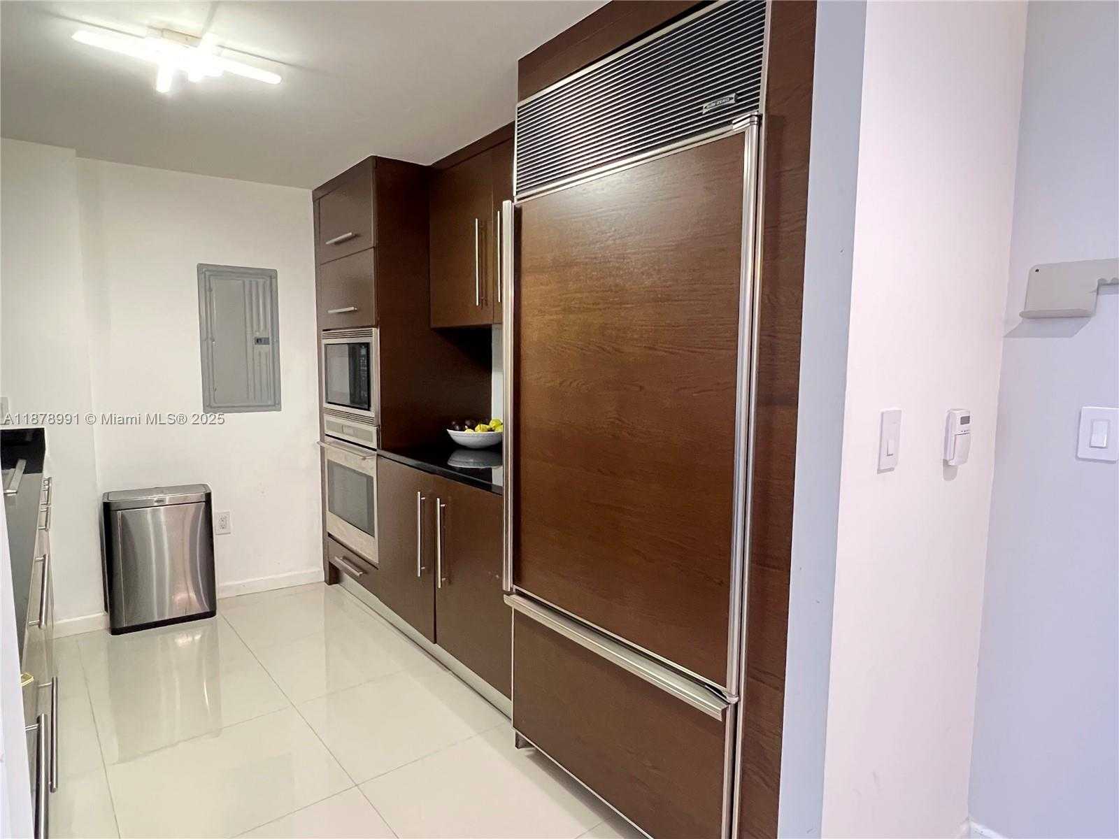 Small Image of 495 BRICKELL AVE #BAY406, Miami Number 5