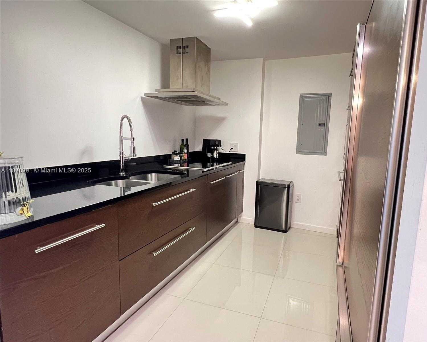 Small Image of 495 BRICKELL AVE #BAY406, Miami Number 6