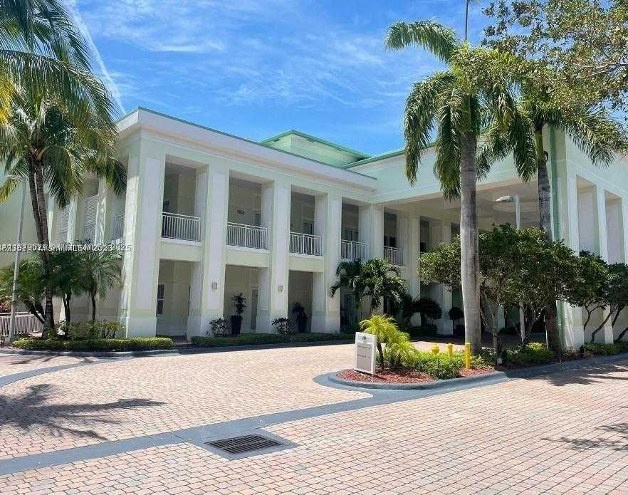 Small Image of Doral Number 10