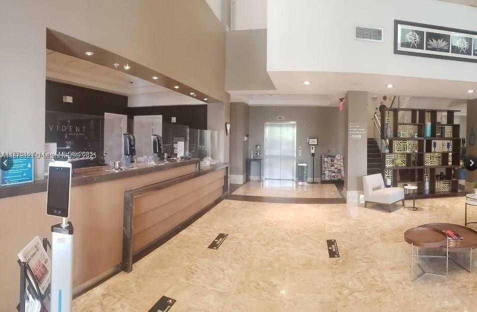 Small Image of Doral Number 12