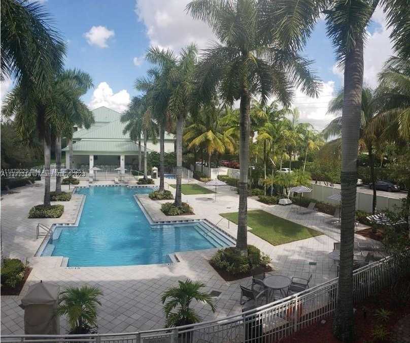 Small Image of Doral Number 13