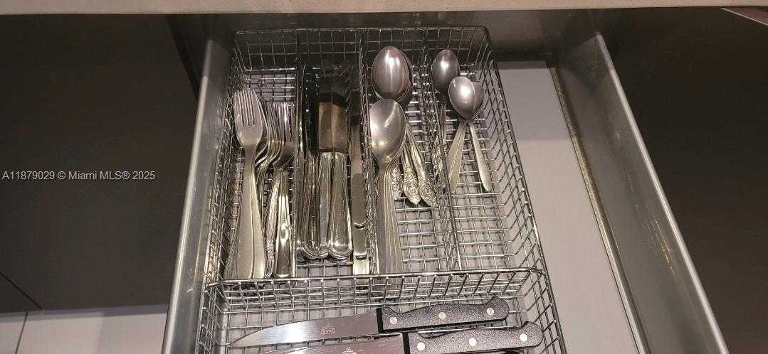 Small Image of Doral Number 26