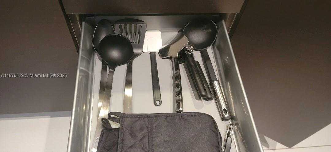 Small Image of Doral Number 27