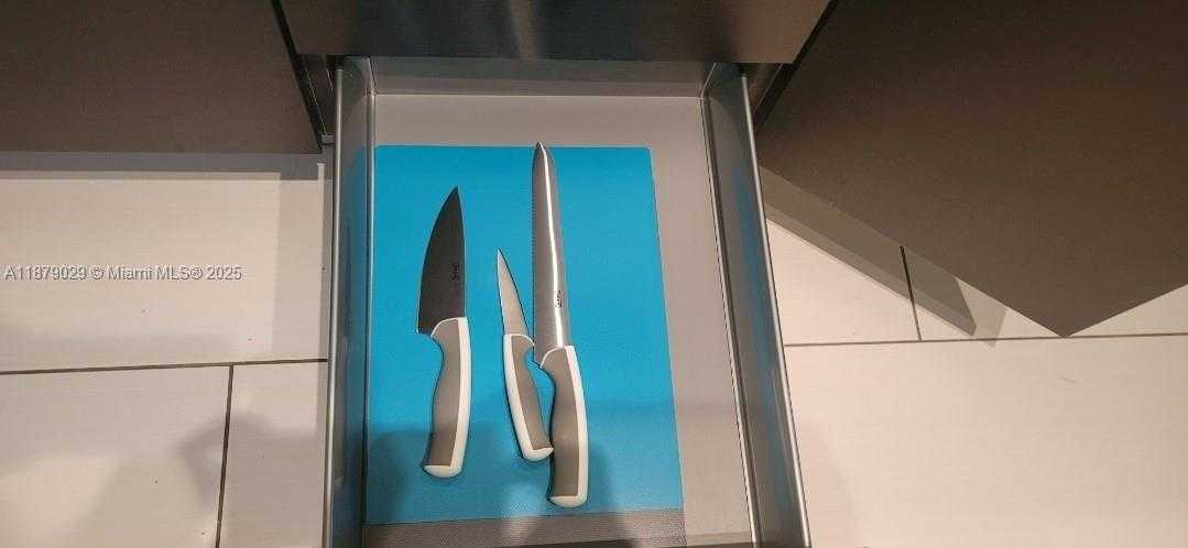 Small Image of Doral Number 29