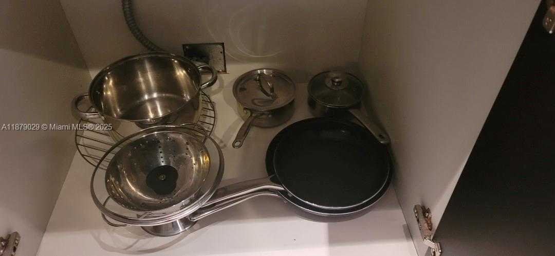 Small Image of Doral Number 31