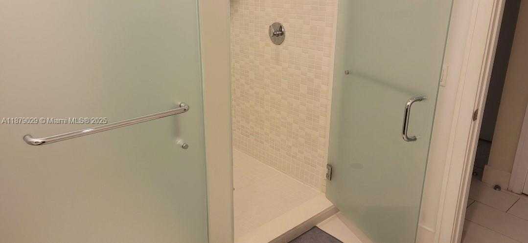 Small Image of Doral Number 40