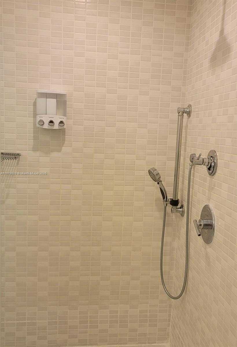 Small Image of Doral Number 47