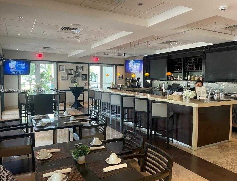 Small Image of Doral Number 5