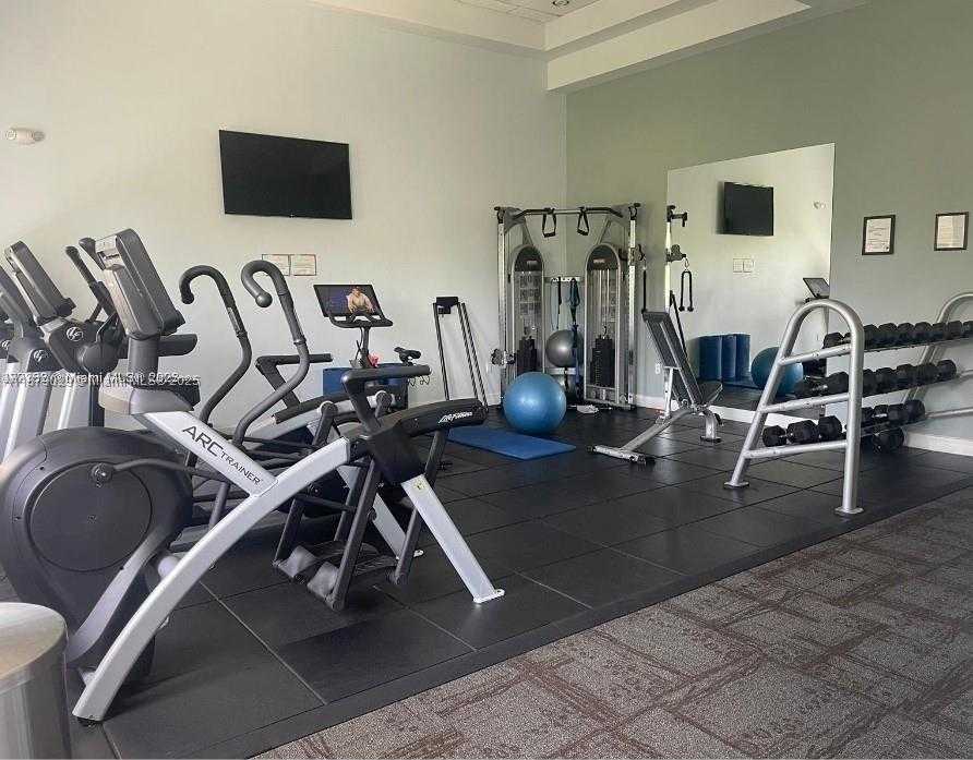 Small Image of Doral Number 8