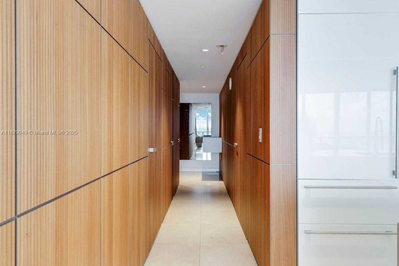 Small Image of 465 BRICKELL AVE #4801, Miami Number 10