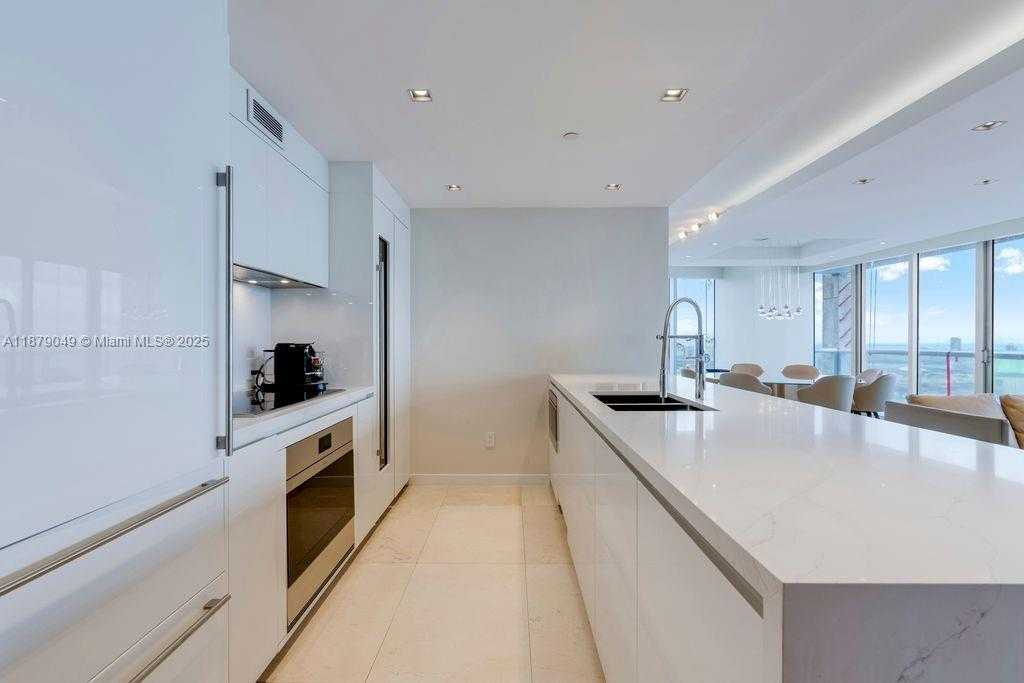 Small Image of 465 BRICKELL AVE #4801, Miami Number 11