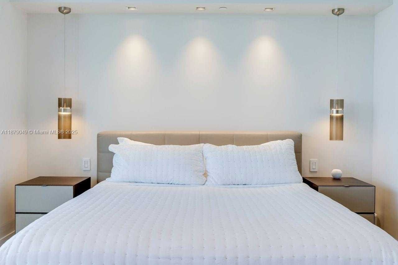 Small Image of 465 BRICKELL AVE #4801, Miami Number 17