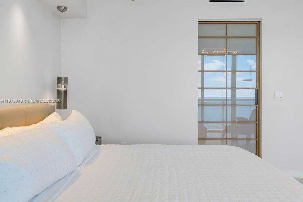 Small Image of 465 BRICKELL AVE #4801, Miami Number 18