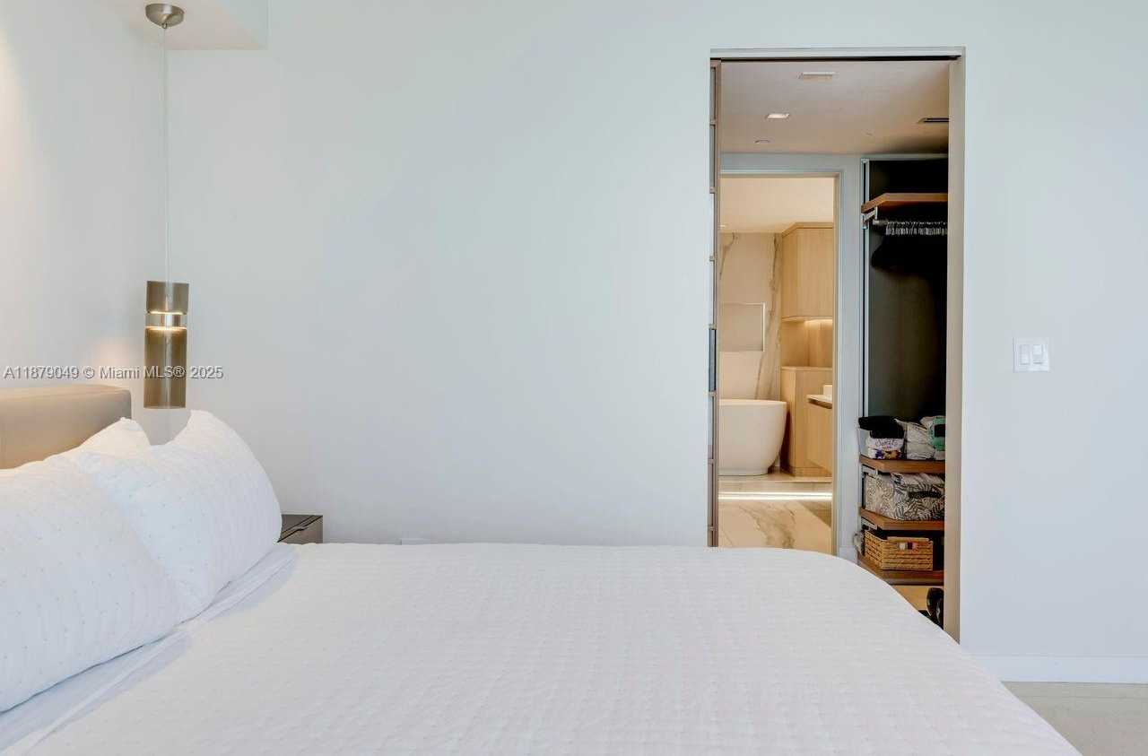 Small Image of 465 BRICKELL AVE #4801, Miami Number 19