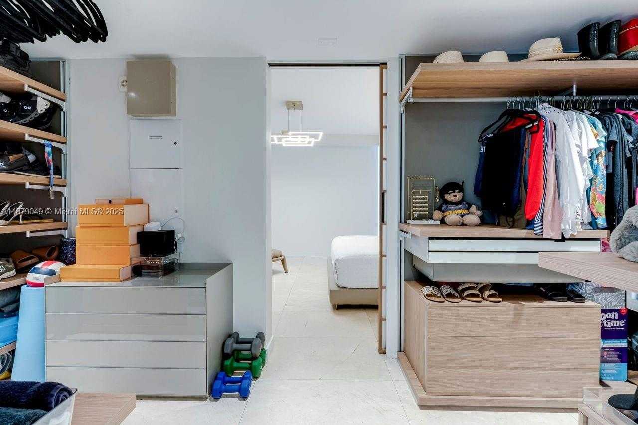 Small Image of 465 BRICKELL AVE #4801, Miami Number 20