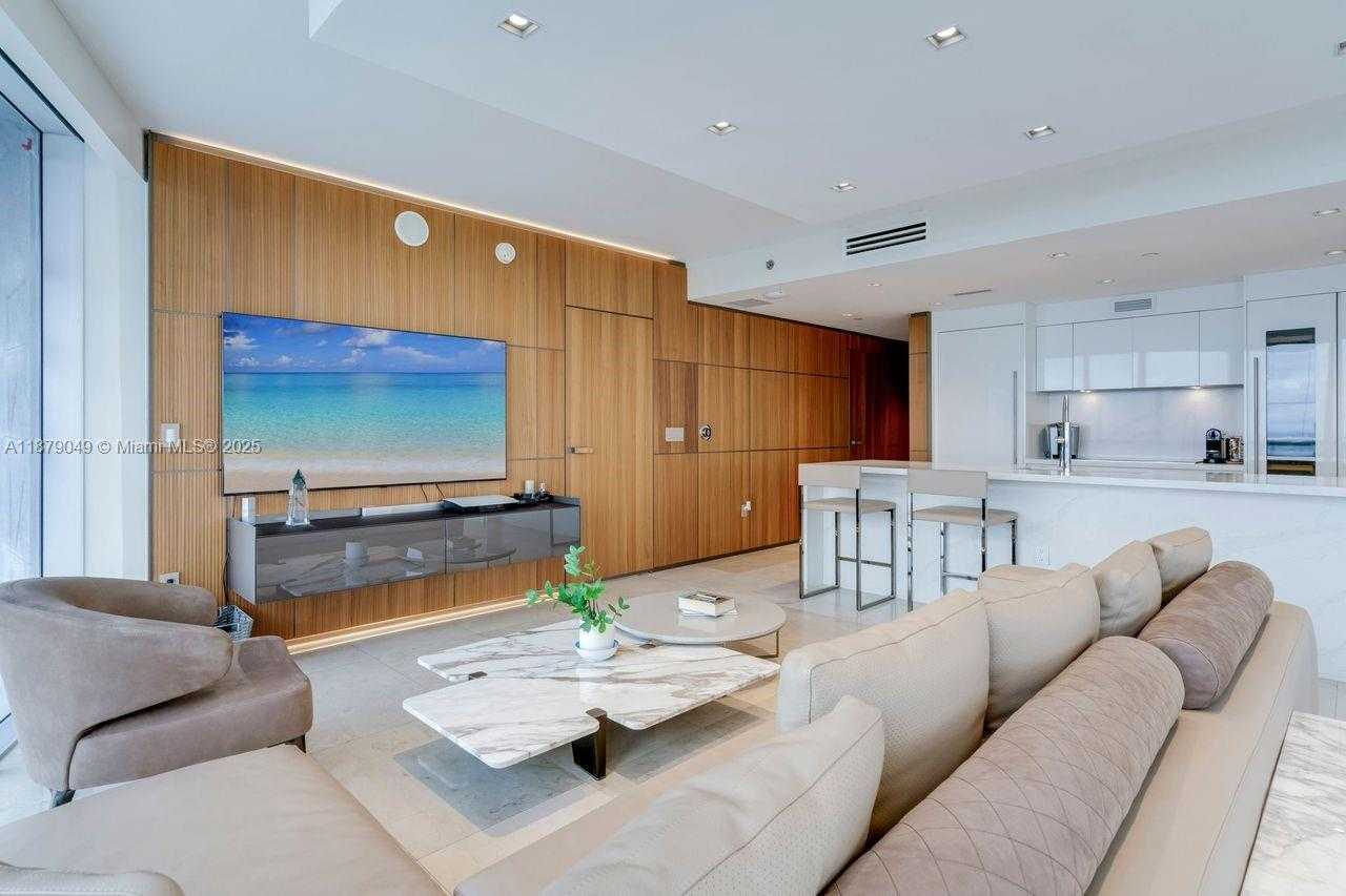 Small Image of 465 BRICKELL AVE #4801, Miami Number 3