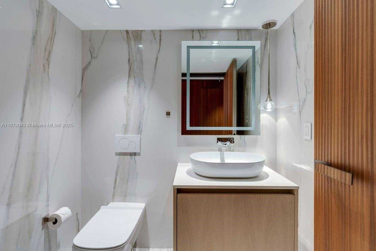 Small Image of 465 BRICKELL AVE #4801, Miami Number 36