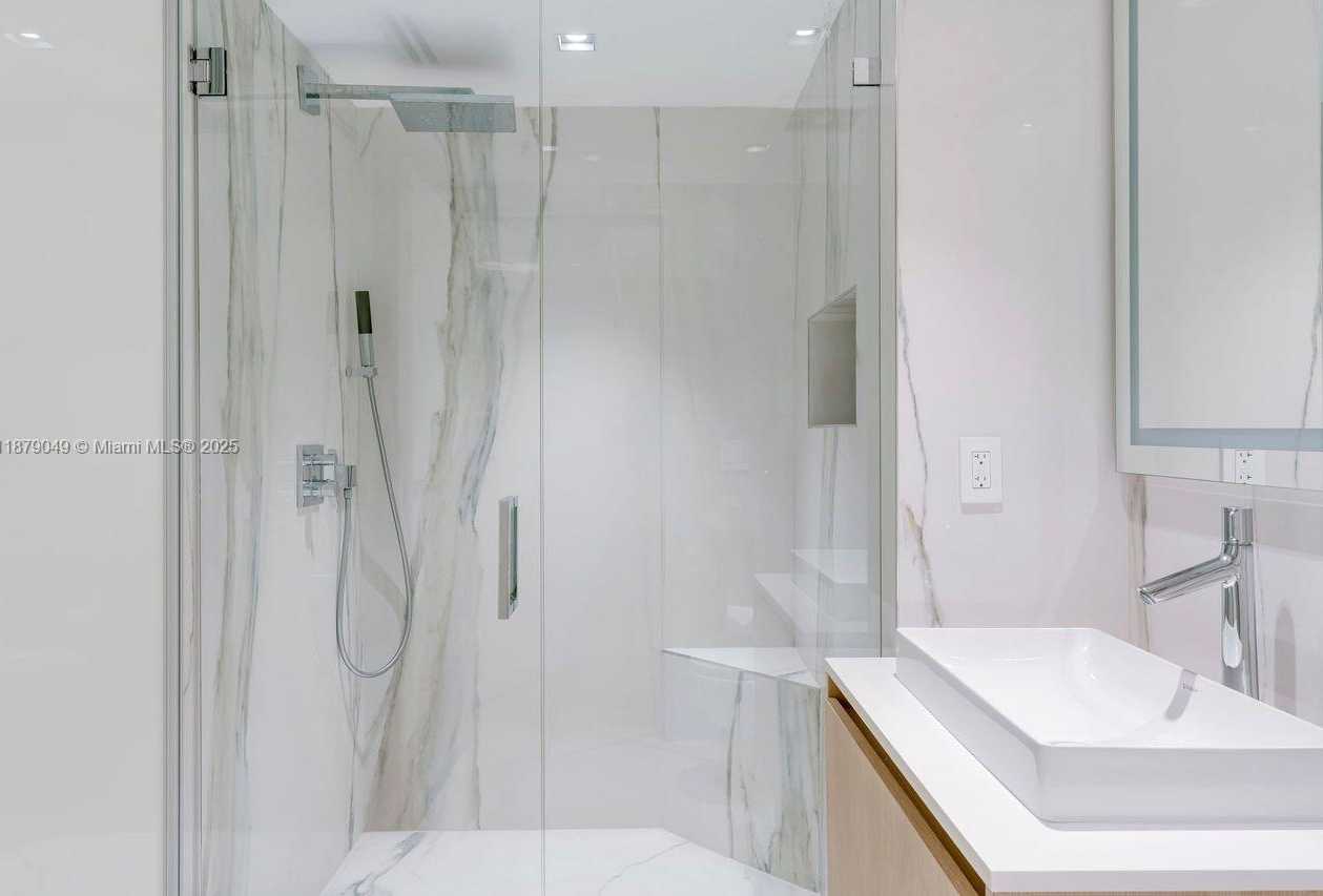 Small Image of 465 BRICKELL AVE #4801, Miami Number 37