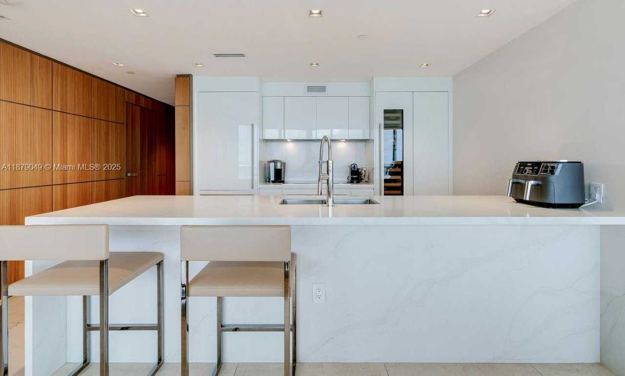 Small Image of 465 BRICKELL AVE #4801, Miami Number 4