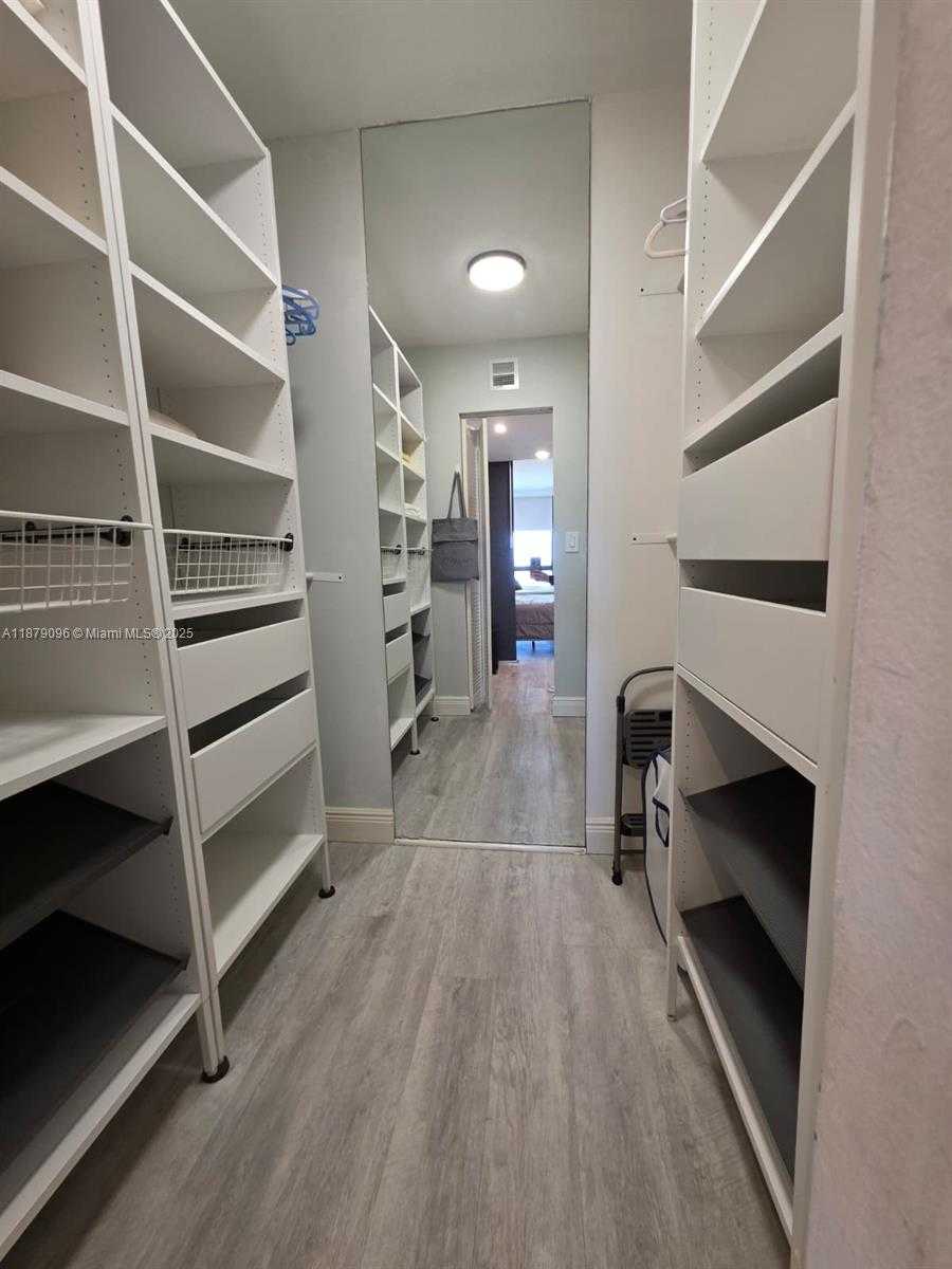 Small Image of 20335 WEST COUNTRY CLUB DR #2401, Aventura Number 28